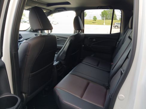 Used 2023 Honda Ridgeline Black Edition image 9