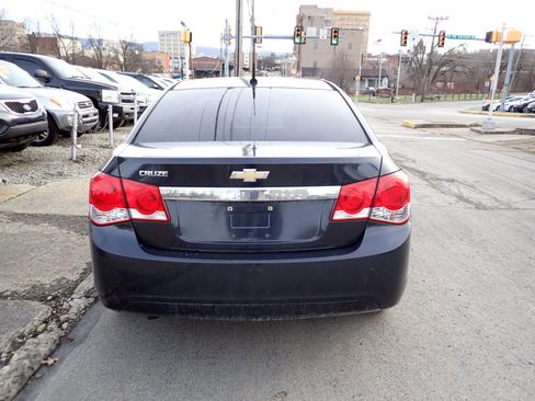 Used 2012 Chevrolet Cruze LS image 3