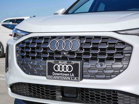 Used 2025 Audi Q5 Premium w/ Convenience Package AWD/4WD image 6