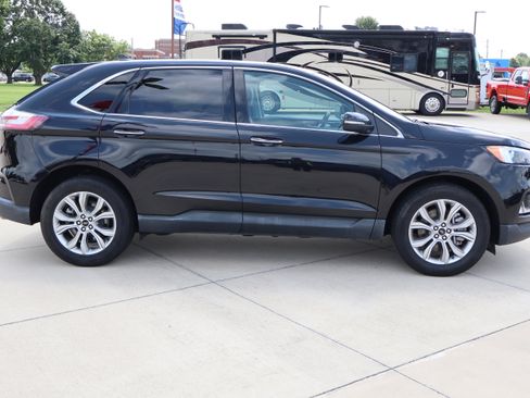 Used 2024 Ford Edge Titanium image 5