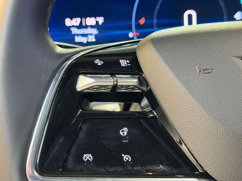 Certified 2024 Cadillac Lyriq Luxury AWD/4WD image 16