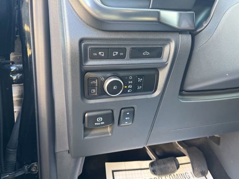 Used 2024 Ford F150 Platinum w/ Equipment Group 702A High image 17