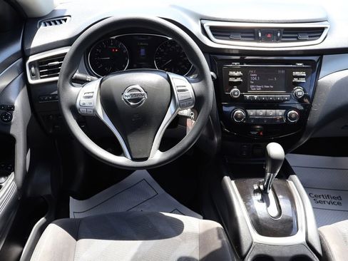 Used 2016 Nissan Rogue S AWD/4WD image 5