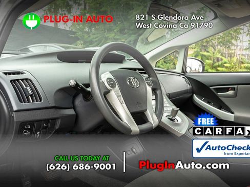 Used 2012 Toyota Prius Three w/ Solar Roof Pkg FWD image 5