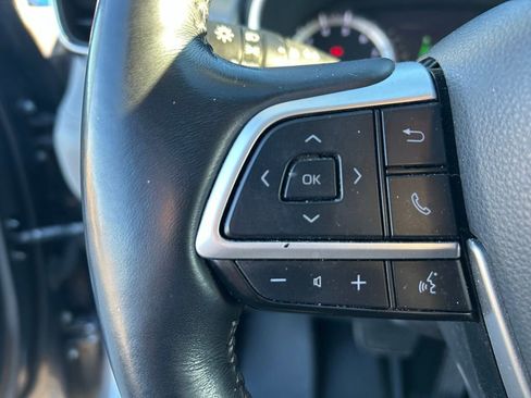 Used 2022 Toyota Highlander Platinum AWD/4WD image 21