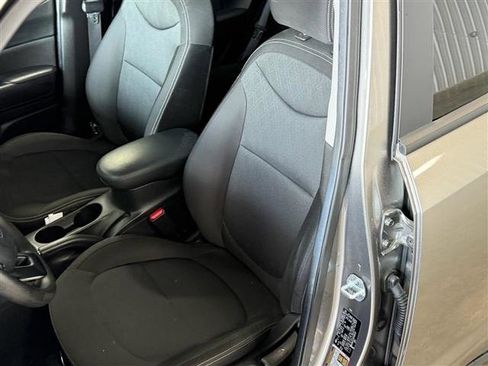 Used 2017 Kia Soul + FWD Hatchback 2.0L 4-Cyl image 7