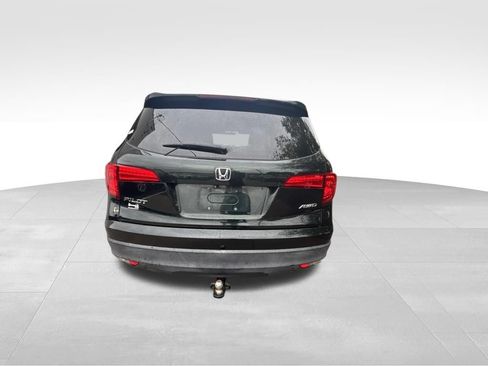 Used 2018 Honda Pilot EX image 5