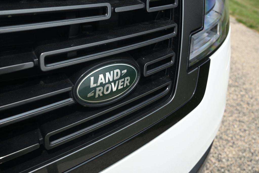 Used 2023 Land Rover Range Rover Long Wheelbase SE AWD/4WD image 10