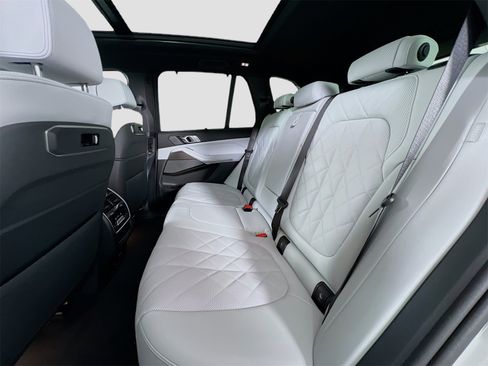 New 2026 BMW X5 xDrive40i w/ Climate Comfort Package image 25