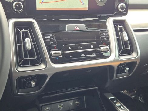 Used 2023 Kia Sorento S image 26
