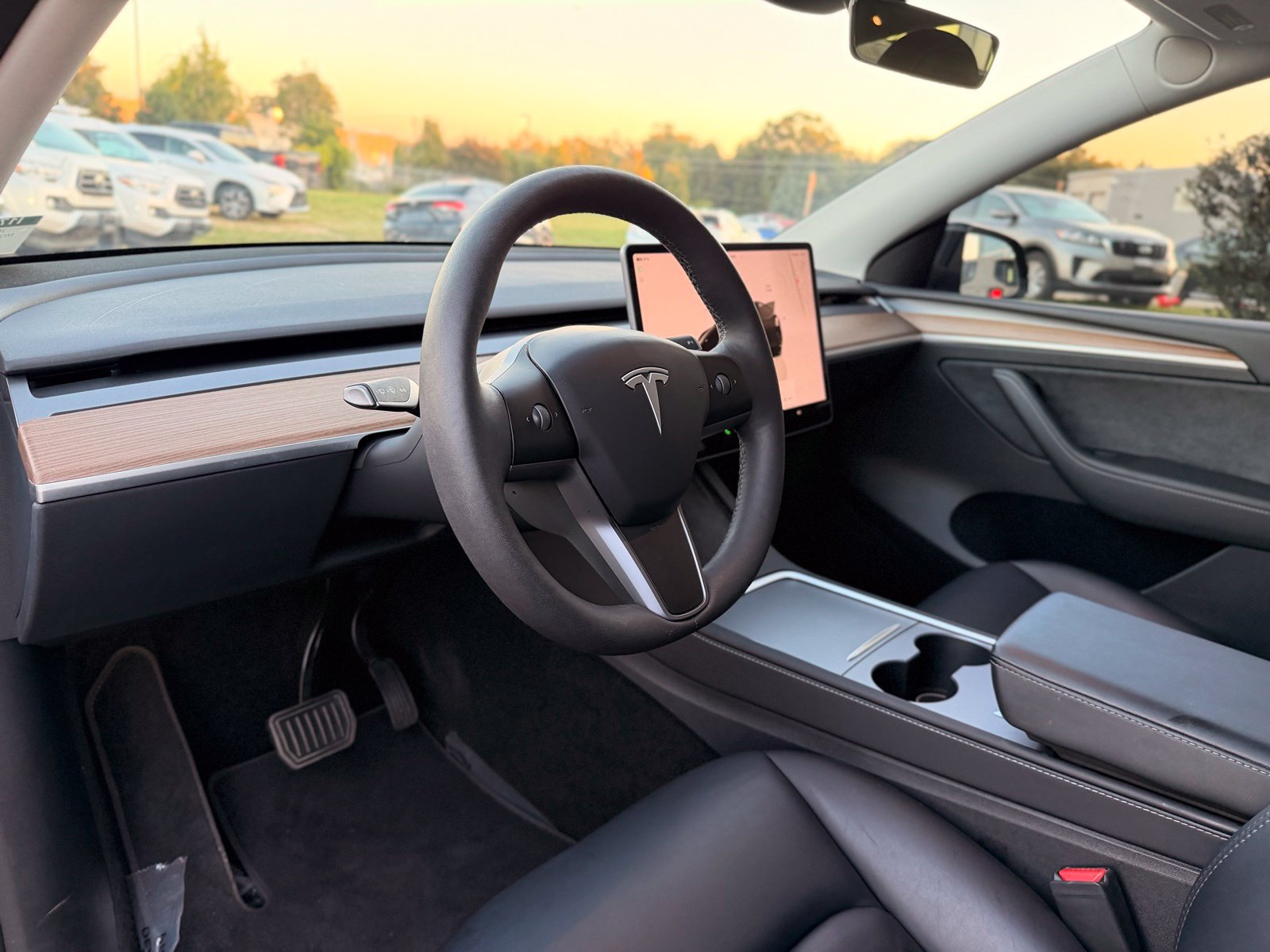 Used 2024 Tesla Model Y Long Range AWD/4WD image 15