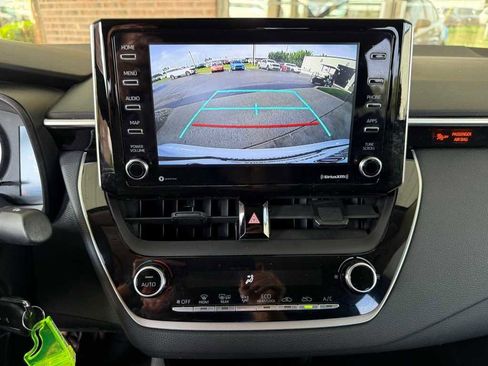 Used 2021 Toyota Corolla LE image 15