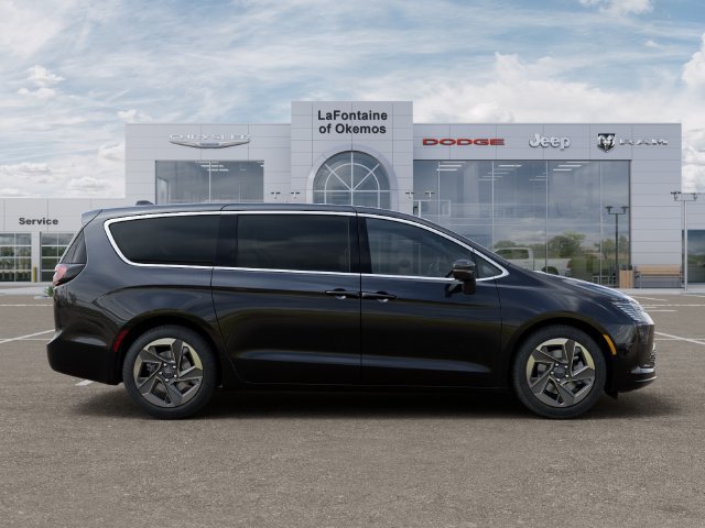 New 2027 Chrysler Pacifica Limited w/ Family Tech Group AWD/4WD image 21
