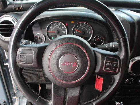Used 2012 Jeep Wrangler Unlimited Rubicon w/ Dual Top Group AWD/4WD image 23