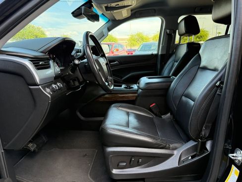 Used 2020 Chevrolet Suburban LT AWD/4WD image 41