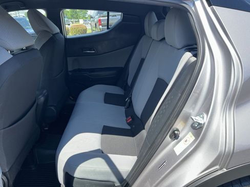 Used 2019 Toyota C-HR XLE FWD image 22