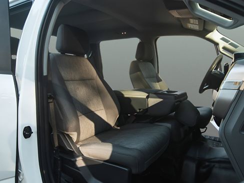 Used 2022 Ford F150 XL RWD image 17