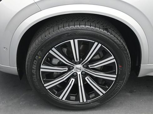 Certified 2024 Volvo XC90 B6 Plus AWD/4WD image 4