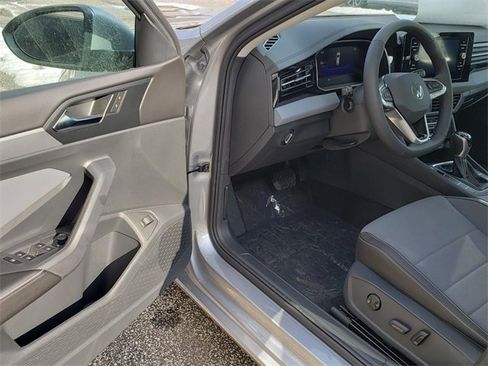 New 2026 Volkswagen Jetta SE image 6