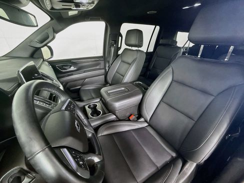 Used 2024 Chevrolet Suburban Z71 w/ Luxury Package AWD/4WD image 5
