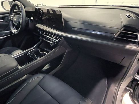 Used 2026 Chevrolet Traverse LT image 29