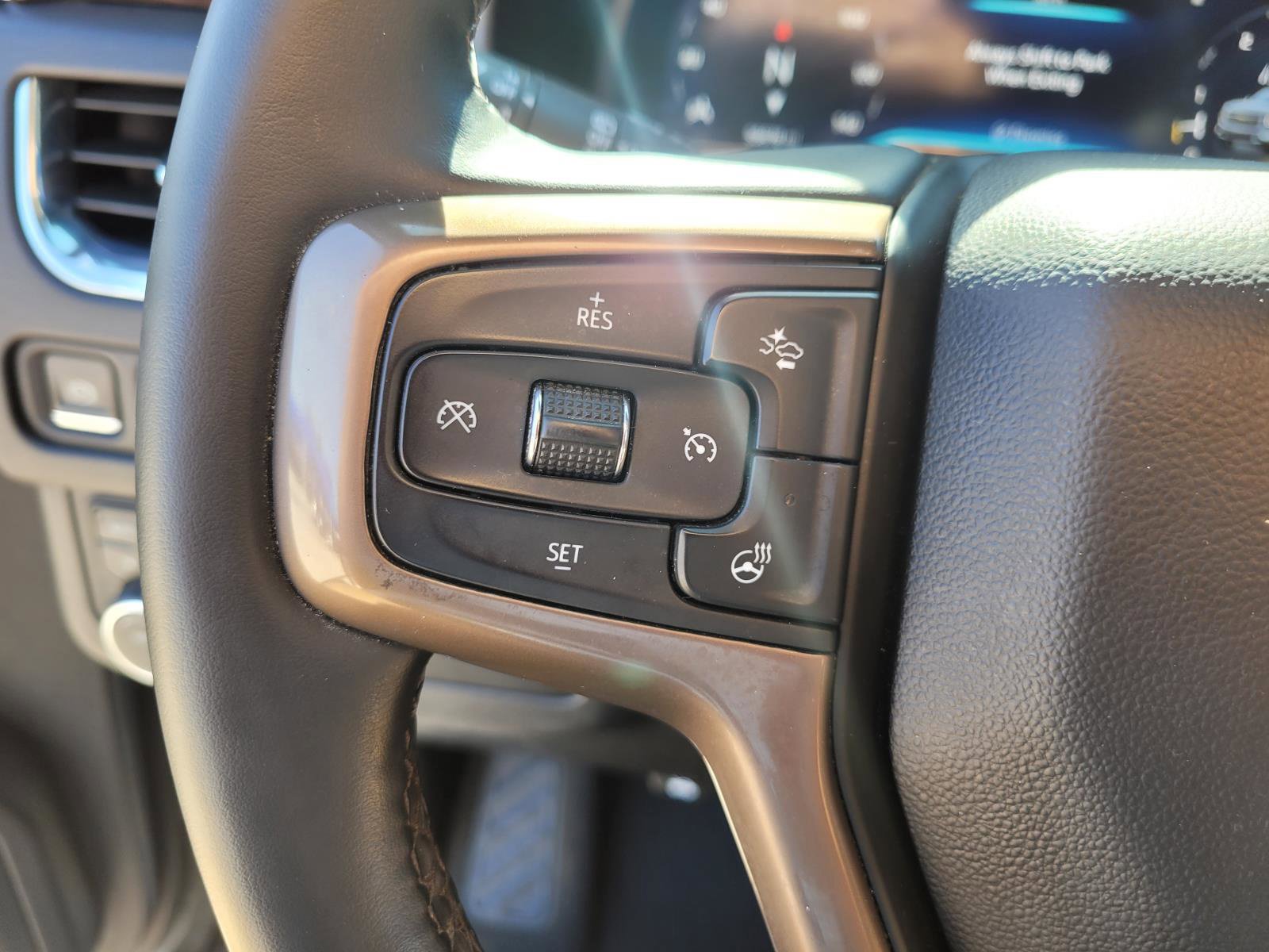 Used 2023 Chevrolet Suburban High Country AWD/4WD image 28