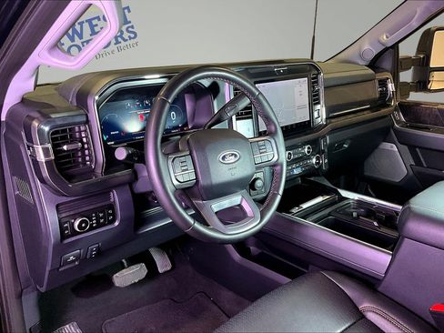 Used 2025 Ford F250 Lariat AWD/4WD image 18