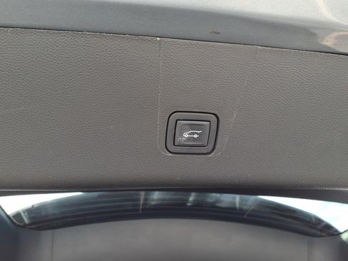 Used 2023 Chevrolet Traverse RS AWD/4WD image 13