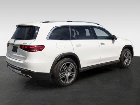 Certified 2025 Mercedes-Benz GLS 450 4MATIC image 7