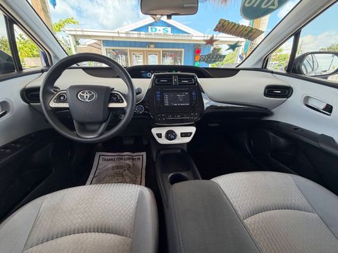 Used 2016 Toyota Prius Two FWD image 18