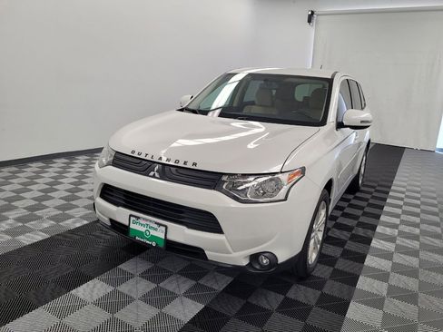 Used 2014 Mitsubishi Outlander SE FWD image 15