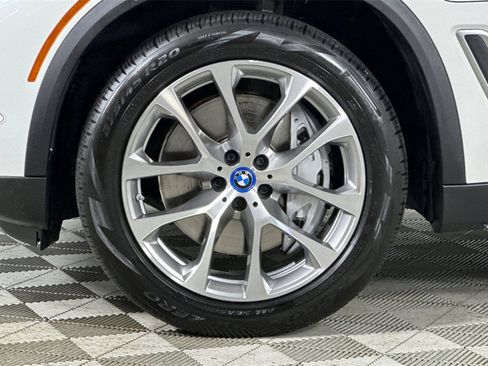 Used 2023 BMW X5 xDrive45e w/ Executive Package image 32