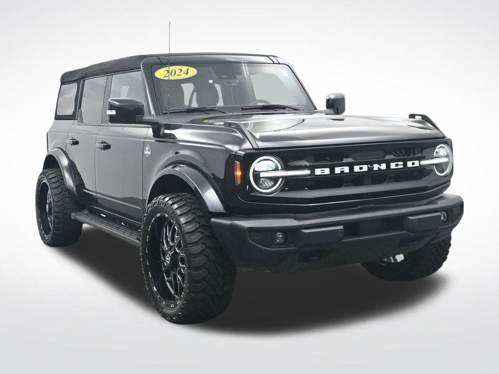 Used 2024 Ford Bronco Outer Banks AWD/4WD image 3