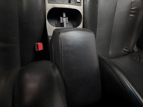 Used 2010 Subaru Outback 2.5i Limited image 16