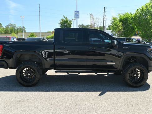 Used 2024 GMC Sierra 1500 Elevation w/ Elevation Premium Package AWD/4WD image 11