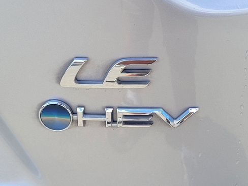 Used 2025 Toyota Corolla LE FWD image 12