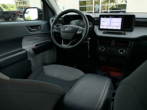 Used 2022 Ford Maverick XLT image 24