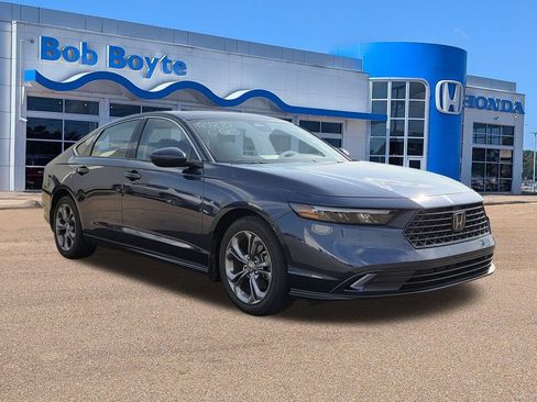 Used 2024 Honda Accord EX image 3
