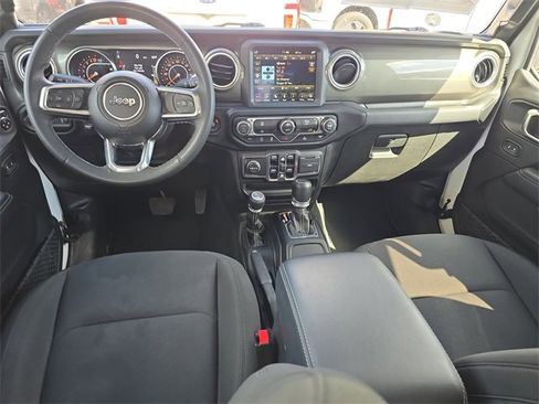 Used 2023 Jeep Gladiator Overland image 13