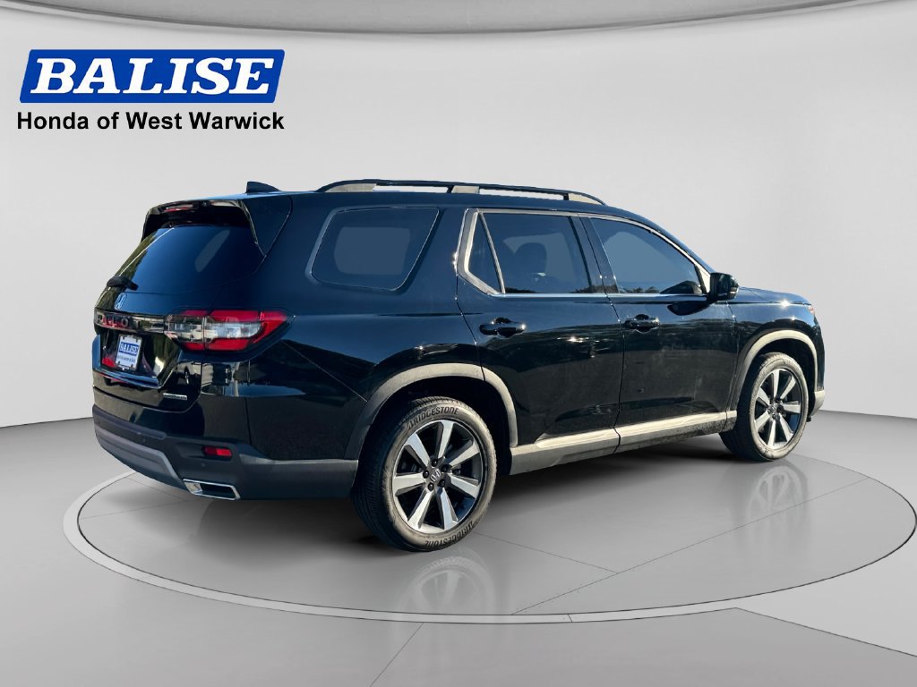 Used 2025 Honda Pilot Touring image 5