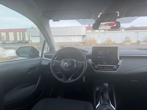 Used 2025 Toyota Corolla LE image 34