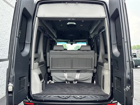 Used 2023 Mercedes-Benz Sprinter 2500 image 17