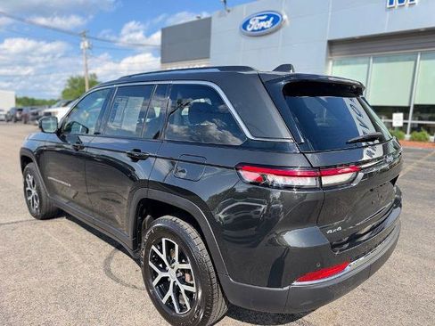 Used 2023 Jeep Grand Cherokee Limited AWD/4WD image 5