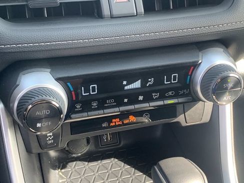 Used 2025 Toyota RAV4 XLE AWD/4WD image 23