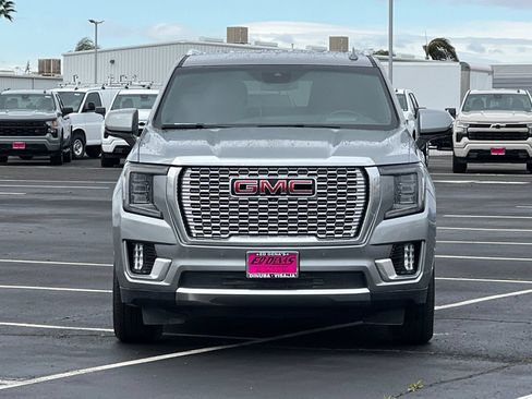 Used 2024 GMC Yukon Denali AWD/4WD image 10