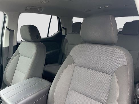 Used 2020 Chevrolet Traverse LT image 12