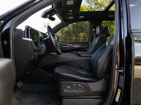 Used 2023 Cadillac Escalade Sport Platinum image 21