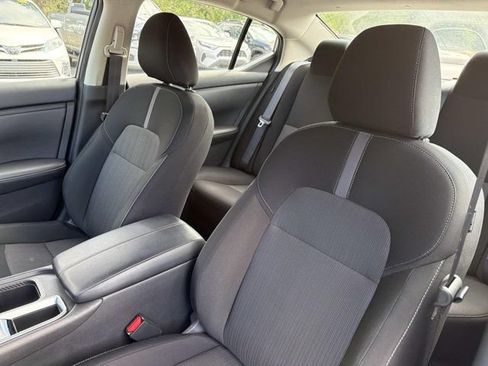 Used 2025 Nissan Sentra SV FWD image 10