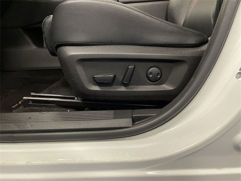 Used 2021 Nissan Rogue SL w/ Premium Package image 12