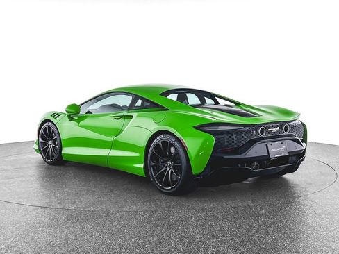 New 2025 McLaren Artura image 14
